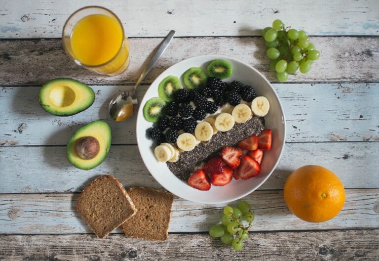 Saiba tudo sobre a alimentação do seu cachorro: banana é uma opção saudável?