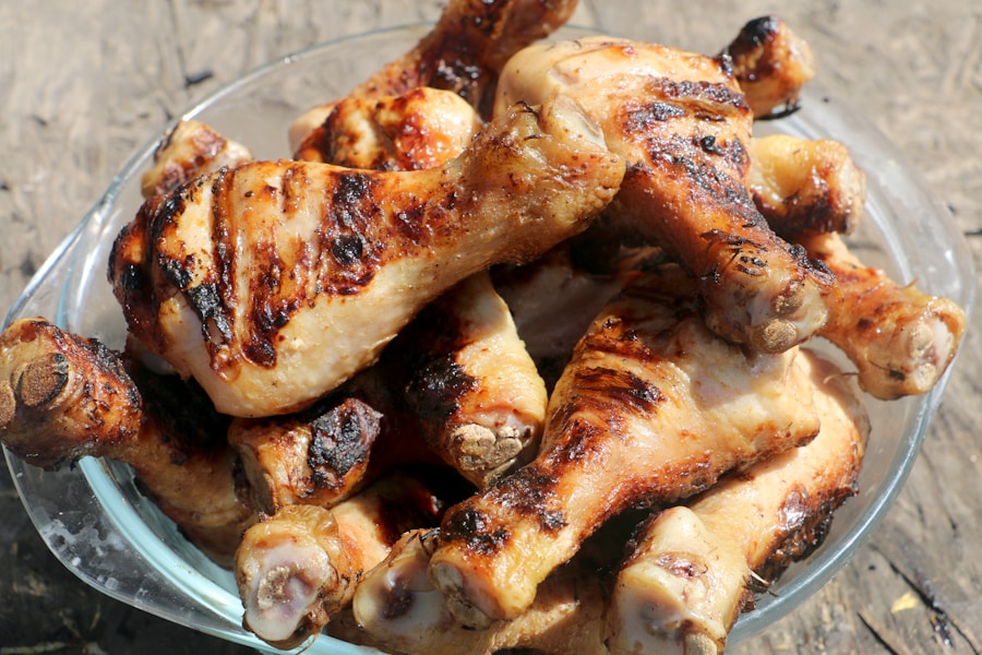 Afinal, é seguro dar frango desfiado sem tempero para o seu cachorro?